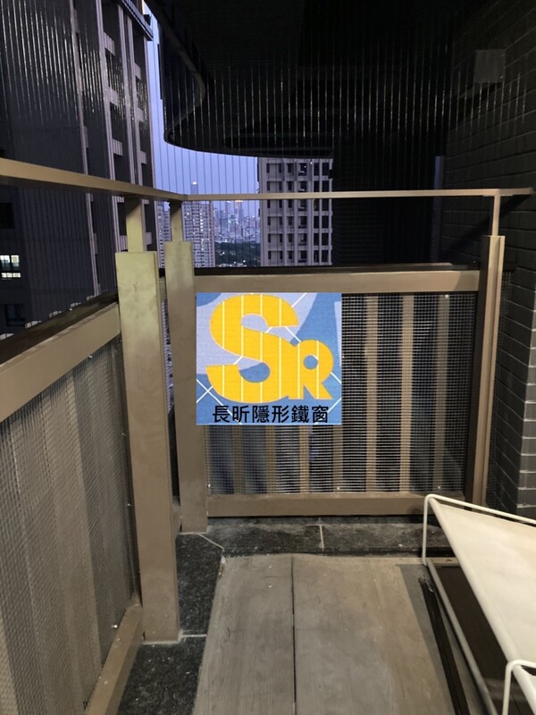 隱形鐵窗 兒童防護窗 兒童防墜窗 防盜窗 防鴿網 防寵物 陽台防護 大樓防護  高雄隱形鐵窗 隱形鐵窗推薦 隱形鐵窗達人 隱形折紗 長昕隱形鐵窗 台南隱形鐵窗 屏東隱形鐵窗 隱形鐵窗工廠直營 隱形鐵窗批發  台北隱形鐵窗 台中隱形鐵窗 鋼絲窗 鋼索窗 防墜窗 安全防護網 傳統鐵窗 鐵窗 不鏽鋼門窗